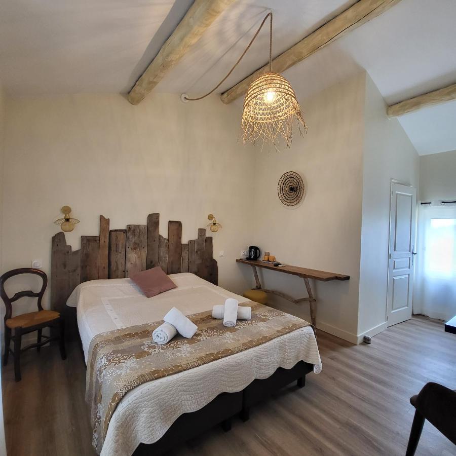 Manade Saint Louis Mas De La Paix Bed & Breakfast Vauvert Exterior photo